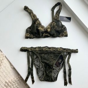 BNWT 8 Huit France AMBRE Green Bra and Garter Panty 30C / 10 (M) Bronze